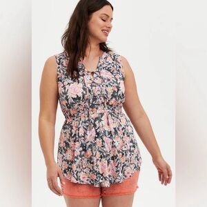 NWT Torrid Sleeveless Floral Laceup Blouse